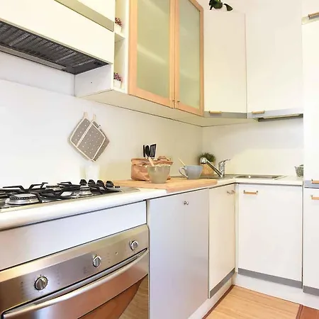 Romantic Flat Near Metro Flaminio Rome
